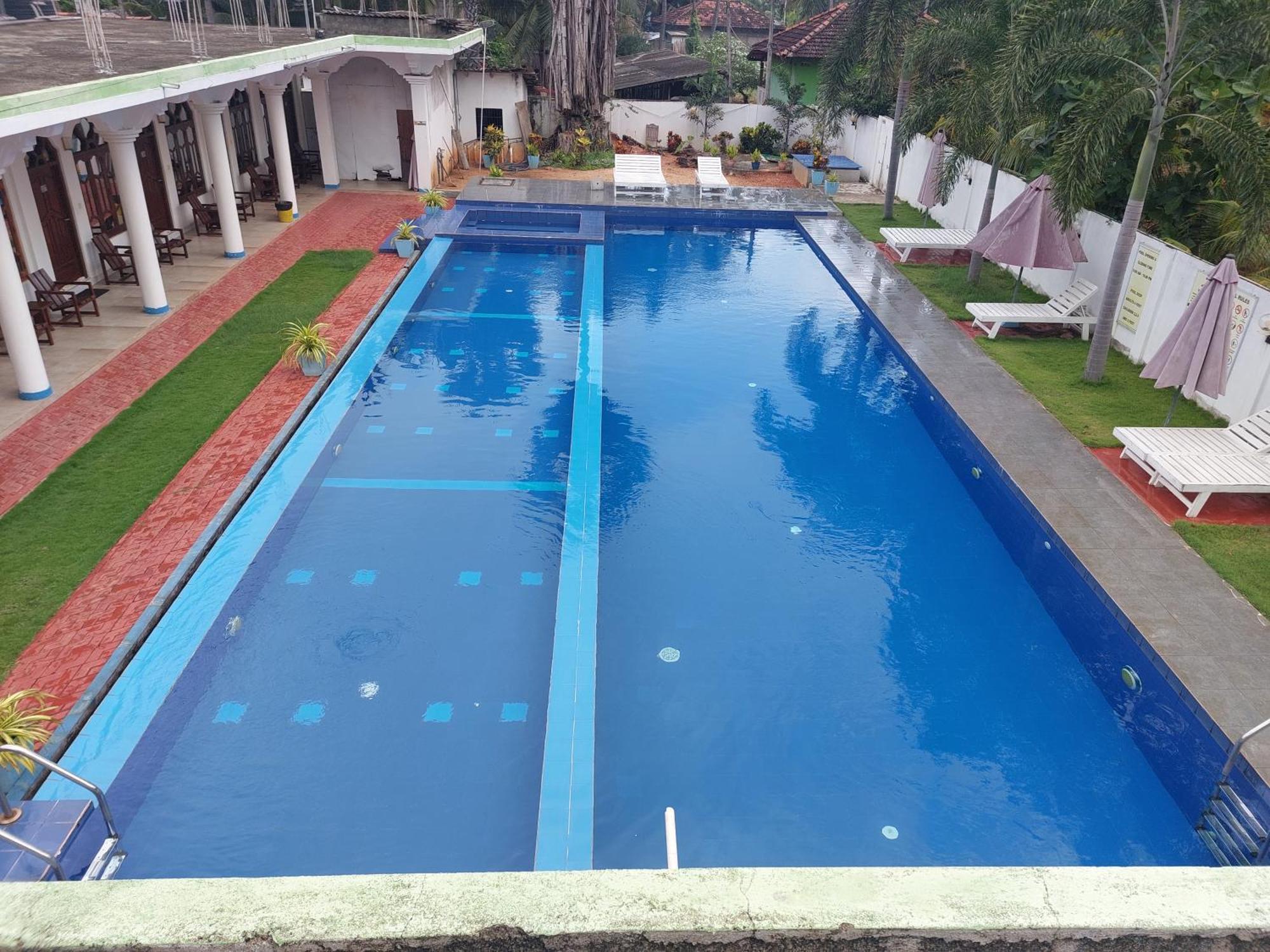 Mrd Beach Hotel Triquinimale Exterior foto