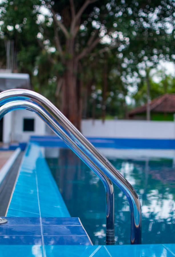 Mrd Beach Hotel Triquinimale Exterior foto